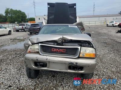 Piąte zdjęcie samochodu w środku: 2002 GMC SONOMA VIN:1GTDT19W028232897 - miniatura