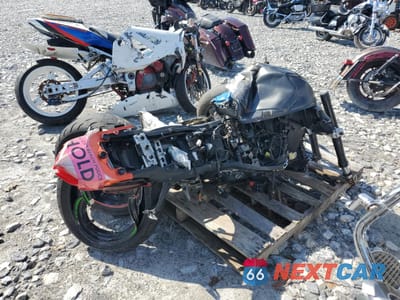 2017 SUZUKI GSX-R600 JS1GN7FA9H2100682 - główne zdjęcie licytacji z USA - miniatura