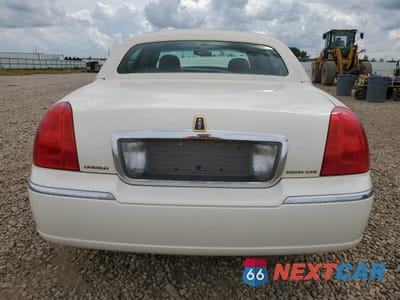 Zdjęcie 6 z 15 samochodu: 2007 LINCOLN TOWN CAR SIGNATURE VIN:1LNHM81W27Y623751 - miniatura