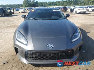 Piąte zdjęcie samochodu w środku: 2022 TOYOTA GR 86 PREMIUM VIN:JF1ZNBE19N9753797 - miniatura