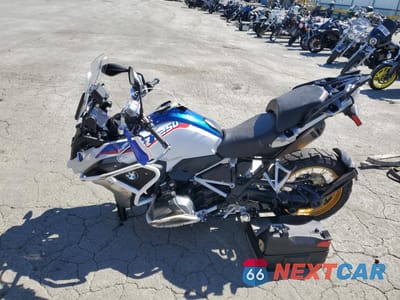 Trzecie zdjęcie samochodu z tyłu: 2019 BMW R 1250 GS VIN:WB10J9301KZH98777 - miniatura