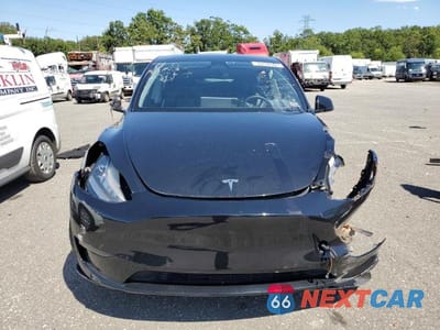 Piąte zdjęcie samochodu w środku: 2021 TESLA MODEL Y VIN:5YJYGDEE7MF131105 - miniatura