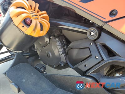 Zdjęcie 7 z 10 samochodu: 2021 CAN-AM SPYDER ROADSTER F3 VIN:2BXRDDE2XMV000524 - miniatura