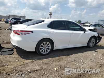 Trzecie zdjęcie samochodu z tyłu: 2019 TOYOTA CAMRY L VIN:4T1B11HKXKU187773 - miniatura