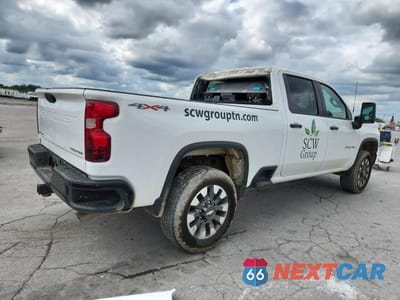 Trzecie zdjęcie samochodu z tyłu: 2023 CHEVROLET SILVERADO K2500 CUSTOM VIN:2GC4YME79P1718412 - miniatura