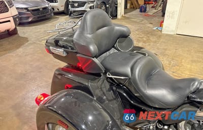 Zdjęcie 6 z 11 samochodu: 2014 HARLEY-DAVIDSON FLHTCUTG TRI GLIDE ULTRA VIN:1HD1MAL19EB860489 - miniatura