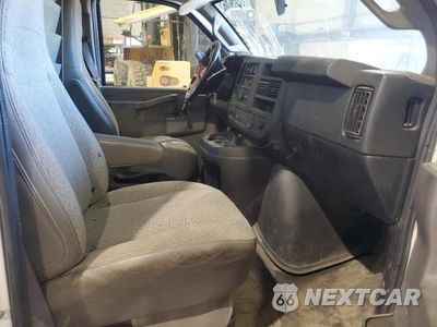 Zdjęcie 7 z 13 samochodu: 2019 CHEVROLET EXPRESS G3500 VIN:1GCZGGFGXK1351432 - miniatura