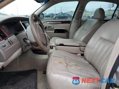 Zdjęcie 7 z 12 samochodu: 2005 LINCOLN TOWN CAR SIGNATURE VIN:1LNHM81W65Y650903 - miniatura