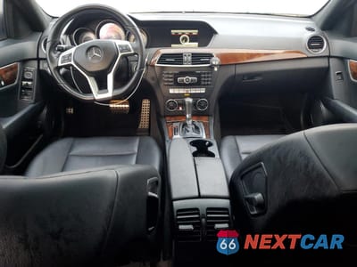 Zdjęcie 8 z 12 samochodu: 2013 MERCEDES-BENZ C 250 VIN:WDDGF4HB5DA763325 - miniatura