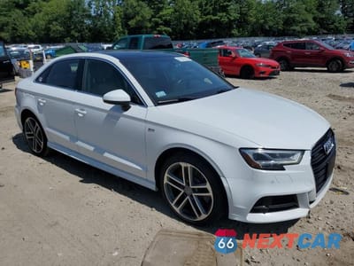 Czwarte zdjęcie samochodu z boku: 2019 AUDI A3 PREMIUM PLUS VIN:WAUJEGFF4K1021213 - miniatura