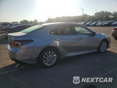 Trzecie zdjęcie samochodu z tyłu: 2022 TOYOTA CAMRY LE VIN:4T1C11AK5NU653516 - miniatura
