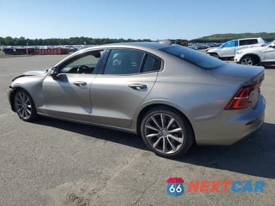 Drugie zdjęcie samochodu z przodu: 2019 VOLVO S60 T6 MOMENTUM VIN:7JRA22TK6KG002774 - miniatura