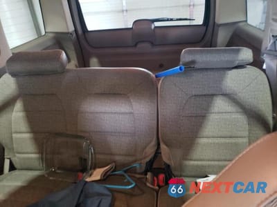 Zdjęcie 10 z 13 samochodu: 2002 FORD EXPLORER XLS VIN:1FMZU72E72UB51163 - miniatura