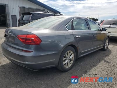 Trzecie zdjęcie samochodu z tyłu: 2016 VOLKSWAGEN PASSAT S VIN:1VWAT7A37GC006476 - miniatura