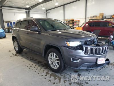 Czwarte zdjęcie samochodu z boku: 2017 JEEP GRAND CHEROKEE LAREDO VIN:1C4RJFAG2HC607062 - miniatura