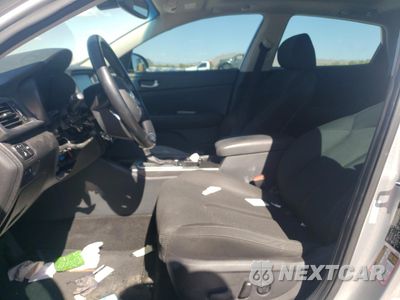 Zdjęcie 7 z 12 samochodu: 2019 KIA OPTIMA LX VIN:5XXGT4L36KG335414 - miniatura