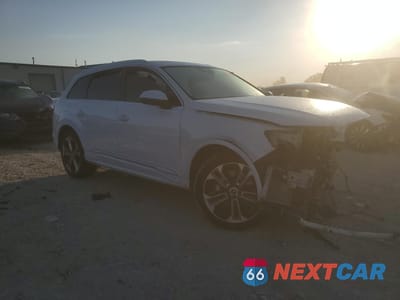Czwarte zdjęcie samochodu z boku: 2022 AUDI Q7 PREMIUM PLUS VIN:WA1LXBF79ND007113 - miniatura
