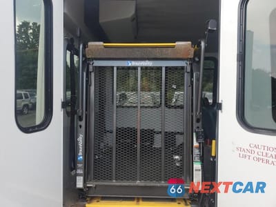 Zdjęcie 10 z 13 samochodu: 2017 FORD ECONOLINE E350 SUPER DUTY CUTAWAY VAN VIN:1FDEE3FS6HDC04609 - miniatura