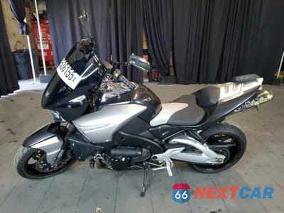 Trzecie zdjęcie samochodu z tyłu: 2008 SUZUKI GSX1300 BK VIN:JS1GX71A182101651 - miniatura