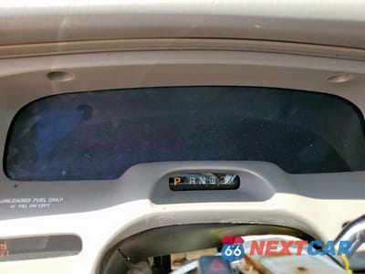 Zdjęcie 9 z 14 samochodu: 1996 LINCOLN TOWN CAR EXECUTIVE VIN:1LNLM81WXTY672992 - miniatura