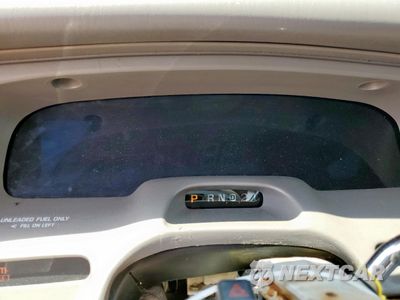 Zdjęcie 9 z 14 samochodu: 1996 LINCOLN TOWN CAR EXECUTIVE VIN:1LNLM81WXTY672992 - miniatura