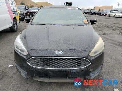 Piąte zdjęcie samochodu w środku: 2017 FORD FOCUS SE VIN:1FADP3K21HL278287 - miniatura