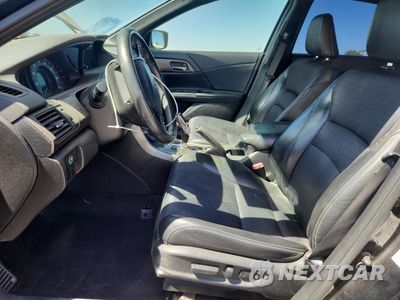 Zdjęcie 7 z 13 samochodu: 2016 HONDA ACCORD SPORT VIN:1HGCR2F50GA015055 - miniatura