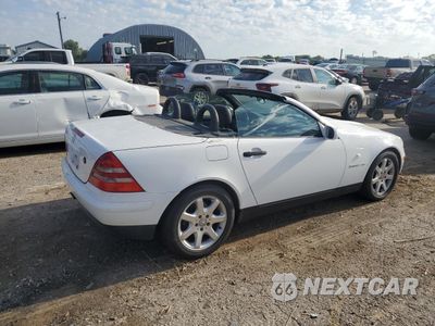 Trzecie zdjęcie samochodu z tyłu: 2000 MERCEDES-BENZ SLK 230 KOMPRESSOR VIN:WDBKK47F9YF149874 - miniatura