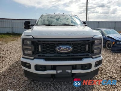 Piąte zdjęcie samochodu w środku: 2024 FORD F350 SUPER DUTY VIN:1FT8X3BN2REC38246 - miniatura