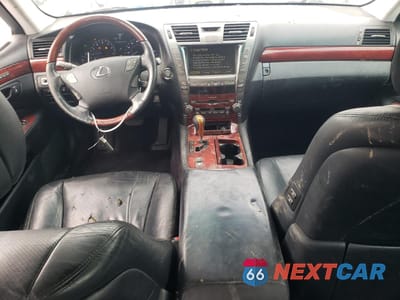 Zdjęcie 8 z 12 samochodu: 2007 LEXUS LS 460 VIN:JTHBL46F175048735 - miniatura