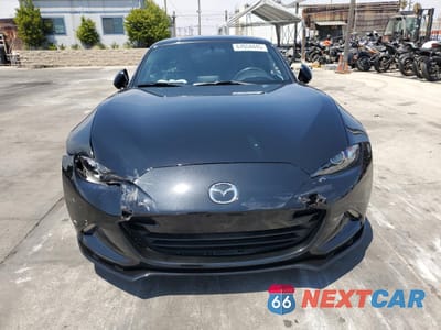 Piąte zdjęcie samochodu w środku: 2019 MAZDA MX-5 MIATA CLUB VIN:JM1NDAL76K0300489 - miniatura
