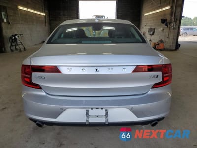 Zdjęcie 6 z 13 samochodu: 2018 VOLVO S90 T5 MOMENTUM VIN:LVY982MK6JP015417 - miniatura