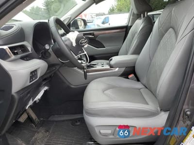Zdjęcie 7 z 13 samochodu: 2024 TOYOTA HIGHLANDER HYBRID LIMITED HYBRID LIMITED VIN:5TDEBRCH4RS617482 - miniatura