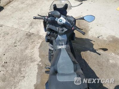 Zdjęcie 6 z 8 samochodu: 2019 BMW C 400 X VIN:WB40C1908KS876418 - miniatura