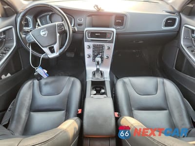 Zdjęcie 8 z 12 samochodu: 2018 VOLVO V60 CROSS COUNTRY PREMIER VIN:YV440MWK4J2058441 - miniatura