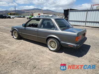 Drugie zdjęcie samochodu z przodu: 1986 BMW 325 E VIN:WBAAB5407G9633572 - miniatura