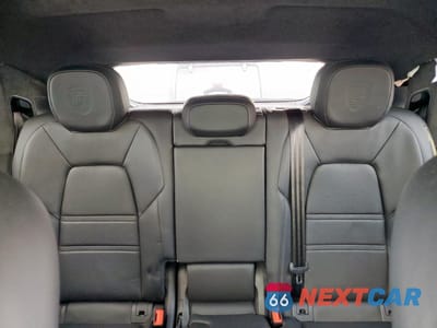 Zdjęcie 10 z 14 samochodu: 2023 PORSCHE CAYENNE GTS COUPE VIN:WP1BG2AY5PDA33226 - miniatura