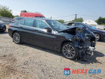 Czwarte zdjęcie samochodu z boku: 2019 BMW 530 XI VIN:WBAJA7C5XKG909727 - miniatura