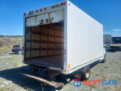 Czwarte zdjęcie samochodu z boku: 2012 GMC SAVANA CUTAWAY G3500 VIN:1GD374CG6C1103305 - miniatura