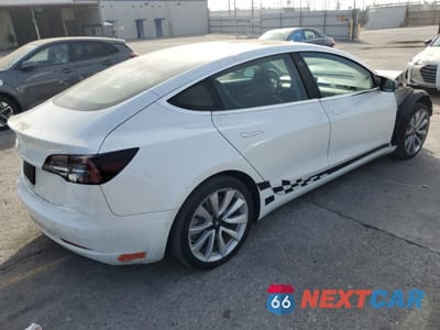 Trzecie zdjęcie samochodu z tyłu: 2019 TESLA MODEL 3 VIN:5YJ3E1EA7KF476546 - miniatura