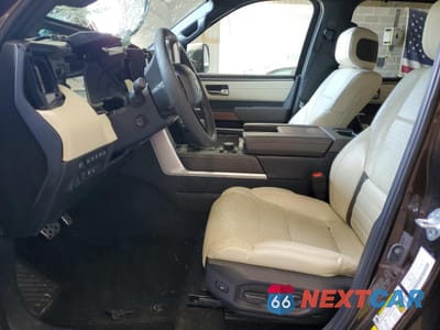 Zdjęcie 7 z 12 samochodu: 2024 TOYOTA TUNDRA CREWMAX PLATINUM VIN:5TFMC5DB3RX042474 - miniatura