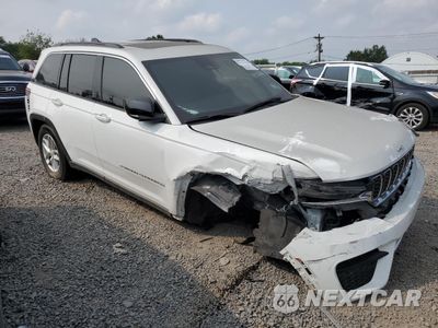 Czwarte zdjęcie samochodu z boku: 2024 JEEP GRAND CHEROKEE LAREDO VIN:1C4RJHAG3RC179449 - miniatura