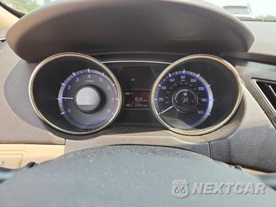 Zdjęcie 9 z 12 samochodu: 2013 HYUNDAI SONATA SE VIN:5NPEC4ACXDH687235 - miniatura