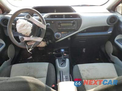 Zdjęcie 8 z 13 samochodu: 2012 TOYOTA PRIUS C VIN:JTDKDTB31C1012033 - miniatura