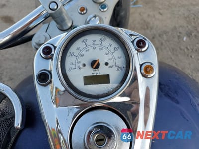 Zdjęcie 7 z 9 samochodu: 2002 HONDA VT750 CDD VIN:JH2RC44F72M011603 - miniatura