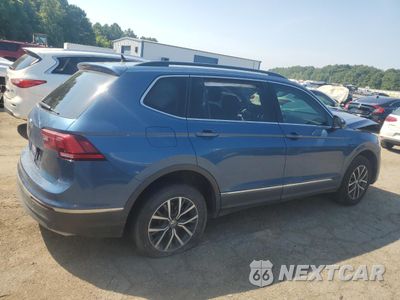 Trzecie zdjęcie samochodu z tyłu: 2020 VOLKSWAGEN TIGUAN SE VIN:3VV3B7AX1LM129735 - miniatura