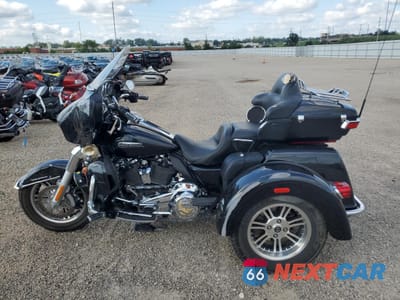 Trzecie zdjęcie samochodu z tyłu: 2018 HARLEY-DAVIDSON FLHTCUTG TRI GLIDE ULTRA VIN:1HD1MAD11JB855926 - miniatura