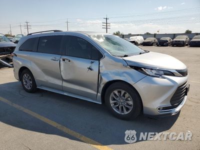 Czwarte zdjęcie samochodu z boku: 2023 TOYOTA SIENNA XLE VIN:5TDYSKFC1PS075498 - miniatura