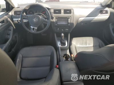 Zdjęcie 8 z 13 samochodu: 2013 VOLKSWAGEN JETTA SE VIN:3VWDX7AJ8DM367127 - miniatura