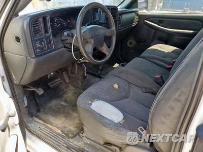 Zdjęcie 8 z 12 samochodu: 2004 CHEVROLET SILVERADO K3500 VIN:1GCHK39264E340622 - miniatura